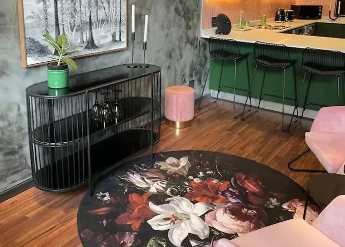 Sky Loft - Modern Oasis In The Heart Of The City