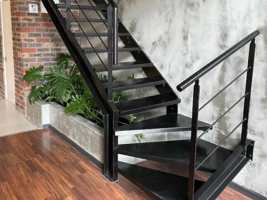Sky Loft - Modern Oasis In The Heart Of The *