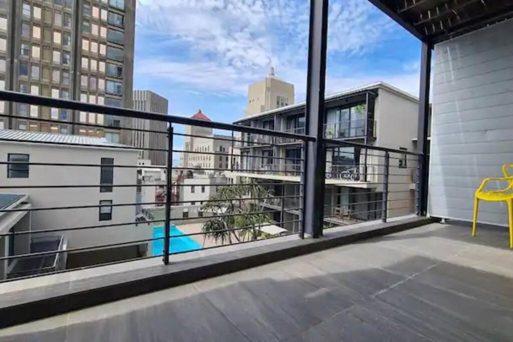 Sky Loft - Modern Oasis In The Heart Of The Cape Town