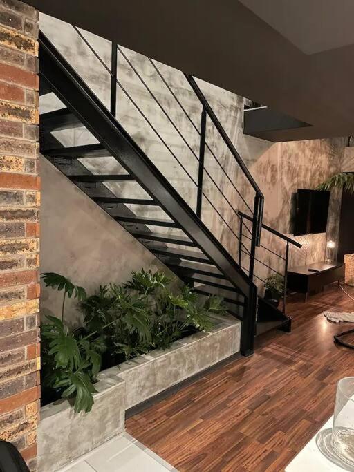 Sky Loft - Modern Oasis In The Heart Of The Apartment *